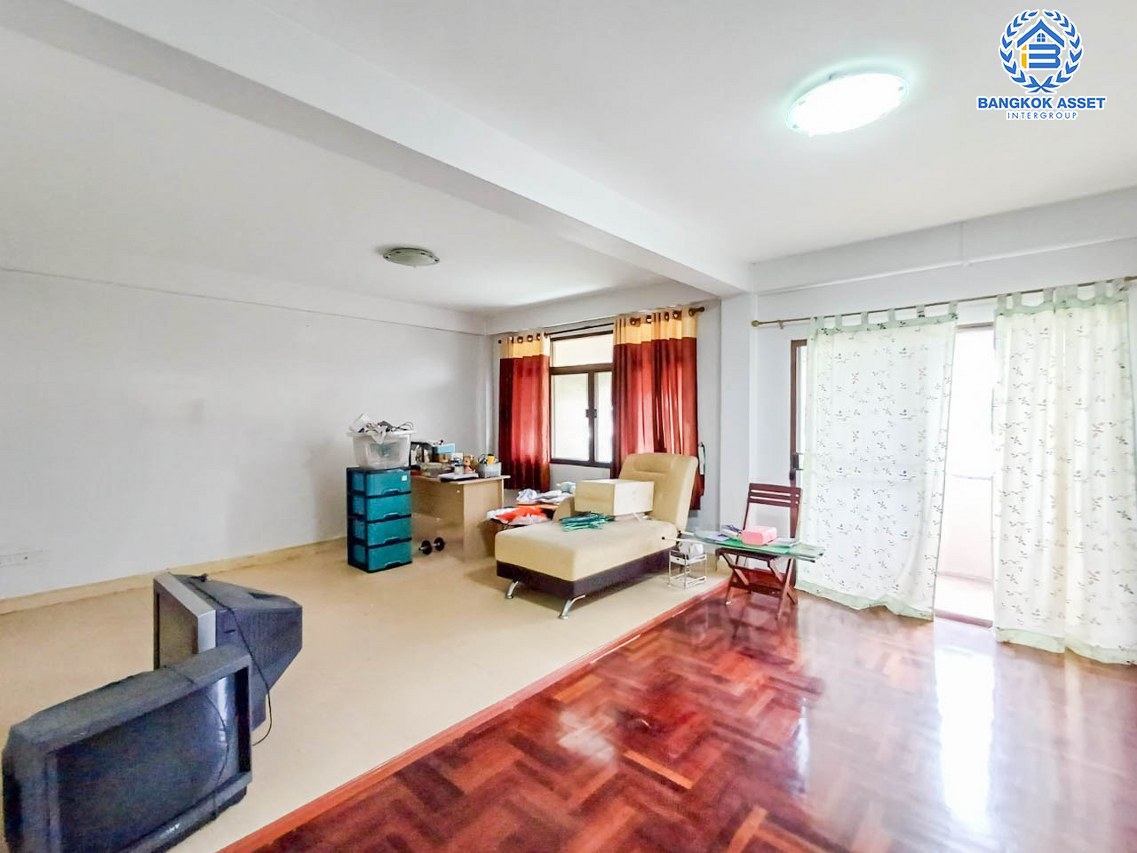 *****ทาวน์โฮม 3 ชั้นมือสองกรุงเทพมหานคร หมู่บ้าน สิชล กาญจนาภิเษก เนื้อที่กว้างมากถึง 27.7 ตร.ว. ฟังก์ชัน 4 ห้องนอน 3 ห้องน้ำ 1 ที่จอดรถ แถมฟรี! 2 เครื่องปรับอากาศ บนทำเลเดินทางสะดวก เชื่อมต่อถนนกัลปพฤกษ์, ถนนกาญจนาภิเษก, ถนนเพชรเกษม จองด่วน!