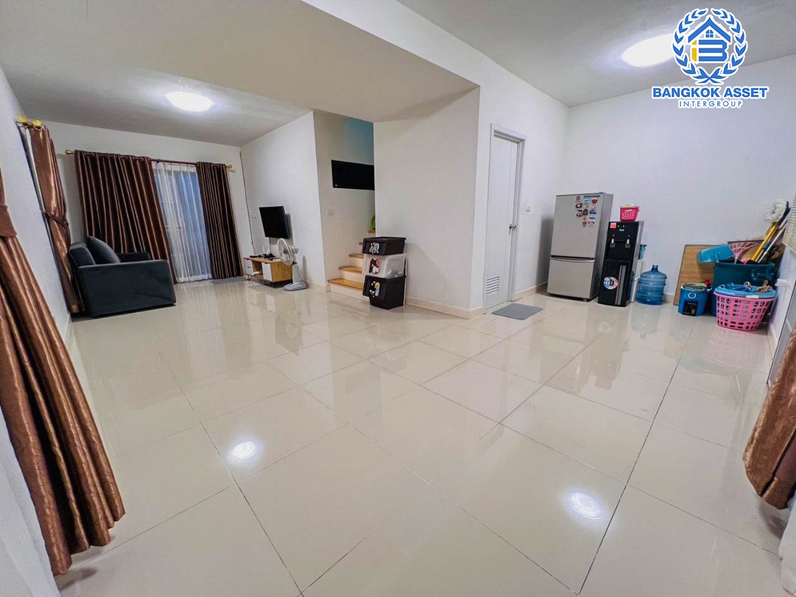 *****ทาวน์เฮ้าส์มือสองนนทบุรี โครงการ พฤกษาวิลล์72 นครอินทร์-พระเงิน หลังมุม! เนื้อที่กว้างขวางถึง 38.4 ตร.ว. ฟังก์ชัน 3 ห้องนอน 2 ห้องน้ำ 2 ที่จอดรถ บ้านพร้อมอยู่ แถมฟรี! 2 เครื่องปรับอากาศ 1 เครื่องทำน้ำอุ่น บนทำเลแห่งการเดินทาง เชื่อมต่อถนนกาญจนาภิเษก, ถนนนครอินทร์ ใกล้จุดขึ้นทางด่วน "ศรีรัช"