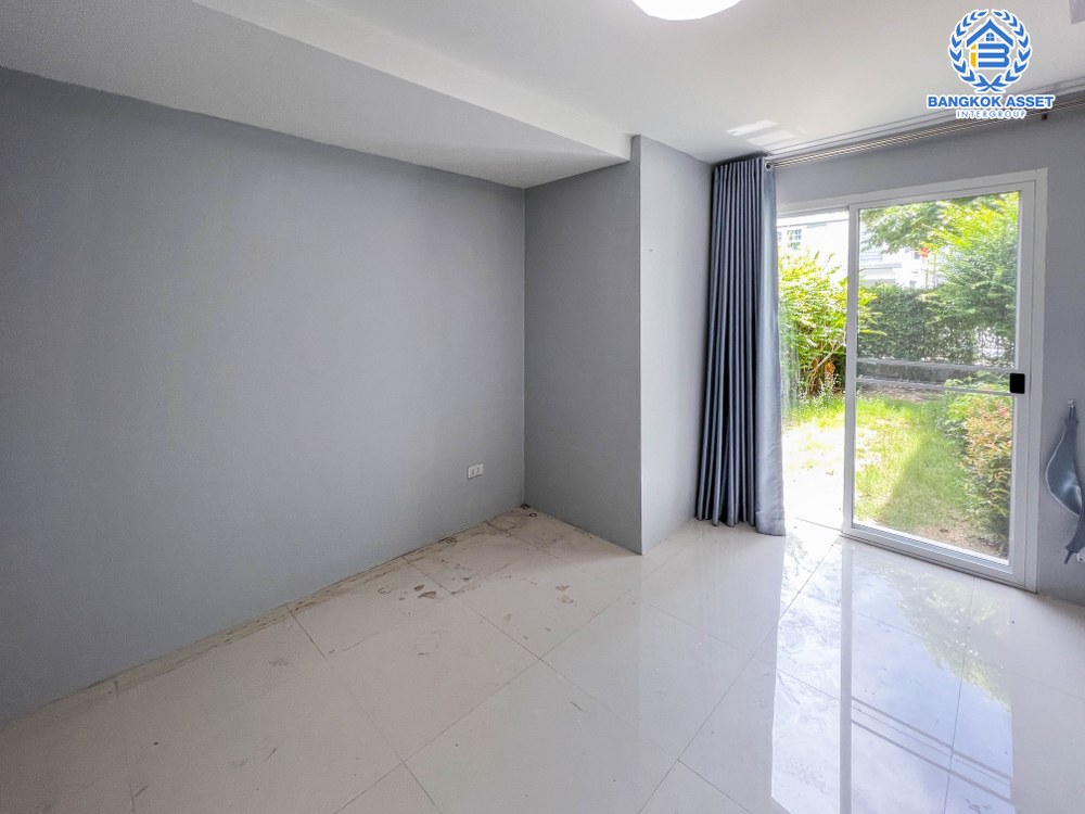 *****บ้านเดี่ยวมือสอง โครงการ พฤกษ์ลดา มหาชัย คุณภาพจาก Land & Houses เนื้อที่กว้าง 50 ตร.ว. ฟังก์ชัน 4 ห้องนอน 2 ห้องน้ำ 1 ที่จอดรถ บ้านใหม่ พร้อมเข้าอยู่ บนทำเลเดินทางเข้า-ออกในเมืองสะดวก เชื่อมต่อถนนเอกชัย ถนนเดิมบาง ถนนวัดเจษฎาวิถี ใกล้ Porto Chino มหาชัย