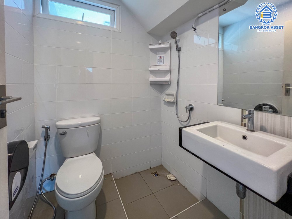 *****บ้านเดี่ยวมือสอง โครงการ พฤกษ์ลดา มหาชัย คุณภาพจาก Land & Houses เนื้อที่กว้าง 50 ตร.ว. ฟังก์ชัน 4 ห้องนอน 2 ห้องน้ำ 1 ที่จอดรถ บ้านใหม่ พร้อมเข้าอยู่ บนทำเลเดินทางเข้า-ออกในเมืองสะดวก เชื่อมต่อถนนเอกชัย ถนนเดิมบาง ถนนวัดเจษฎาวิถี ใกล้ Porto Chino มหาชัย