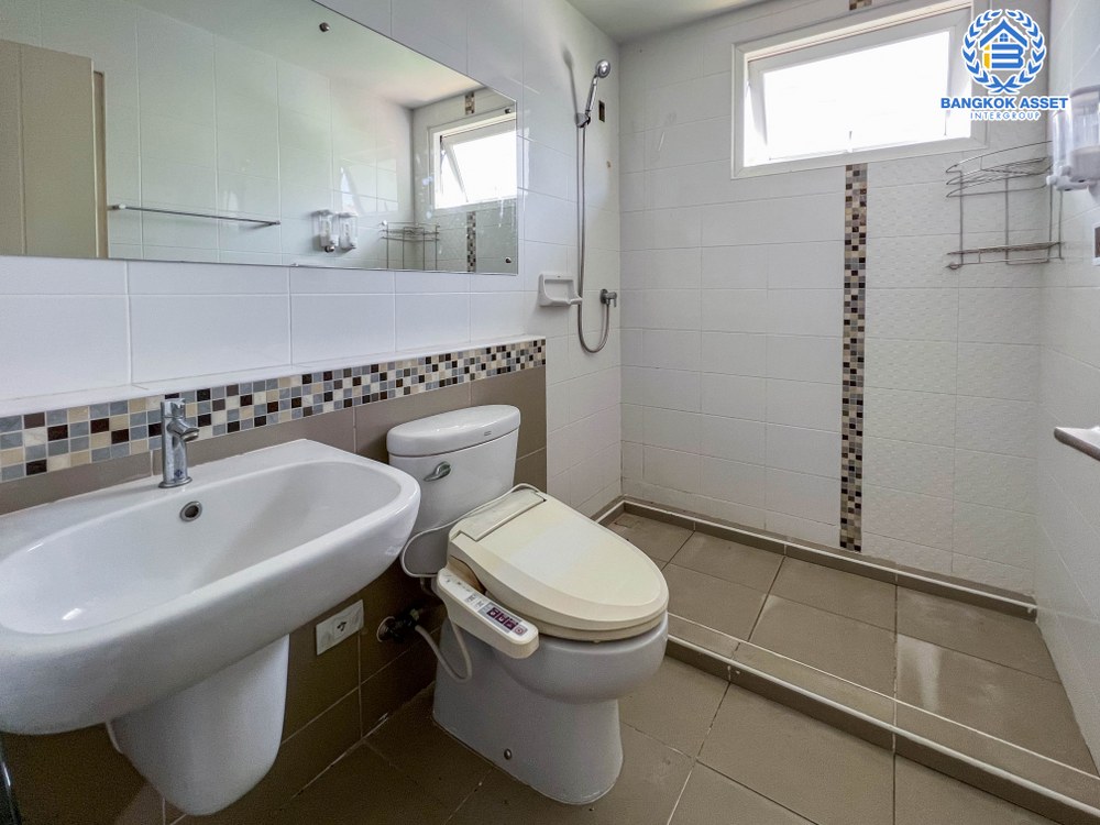 *****บ้านเดี่ยวมือสอง โครงการ พฤกษ์ลดา มหาชัย คุณภาพจาก Land & Houses เนื้อที่กว้าง 50 ตร.ว. ฟังก์ชัน 4 ห้องนอน 2 ห้องน้ำ 1 ที่จอดรถ บ้านใหม่ พร้อมเข้าอยู่ บนทำเลเดินทางเข้า-ออกในเมืองสะดวก เชื่อมต่อถนนเอกชัย ถนนเดิมบาง ถนนวัดเจษฎาวิถี ใกล้ Porto Chino มหาชัย