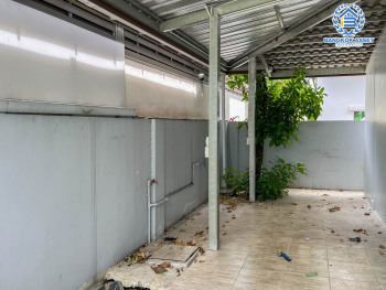 *****บ้านเดี่ยวมือสอง โครงการ พฤกษ์ลดา มหาชัย คุณภาพจาก Land & Houses เนื้อที่กว้าง 50 ตร.ว. ฟังก์ชัน 4 ห้องนอน 2 ห้องน้ำ 1 ที่จอดรถ บ้านใหม่ พร้อมเข้าอยู่ บนทำเลเดินทางเข้า-ออกในเมืองสะดวก เชื่อมต่อถนนเอกชัย ถนนเดิมบาง ถนนวัดเจษฎาวิถี ใกล้ Porto Chino มหาชัย