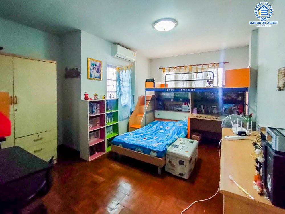 *****บ้านเดี่ยวมือสอง โครงการ ดิเอมเมอรัลด์การ์เด้นท์ แอนด์ สปอร์ตคลับ ราชพฤกษ์ หลังมุม เนื้อที่กว่า 61.70 ตร.ว. ฟังก์ชัน 3 ห้องนอน 2 ห้องน้ำ 1 ที่จอดรถ บรรยากาศเป็นส่วนตัว บนทำเลเชื่อมต่อถนนราชพฤกษ์ ถนนพระราม5 ถนนนครอินทร์ ถนนรัตนาธิเบศร์ ใกล้รถไฟฟ้าสายสีม่วง "สถานีบางรักใหญ่" ใกล้จุดขึ้นทางด่วน "แจ้งวัฒนะ"