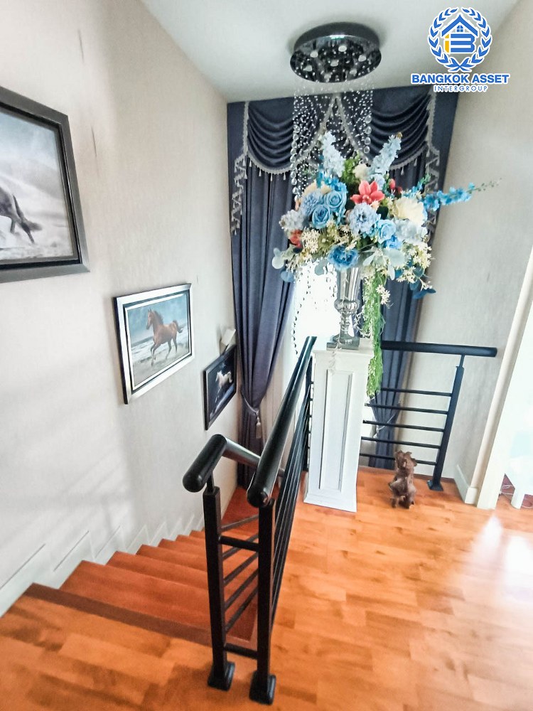 บ้านเดี่ยวมือสอง โครงการ ไลฟ์ บางกอก บูเลอวาร์ด ราชพฤกษ์-รัตนาธิเบศร์ เนื้อที่ 50.30 ตร.ว. ฟังก์ชัน 3 ห้องนอน 3 ห้องน้ำ จอดรถได้ 2 คัน แถมฟรี! เครื่องปรับอากาศ บนทำเลติดถนนราชพฤกษ์ เชื่อมต่อทุกเส้นทาง ใกล้รถไฟฟ้าสายสีม่วง "สถานีท่าอิฐ" และจุดขึ้นทางด่วน "ศรีรัช"