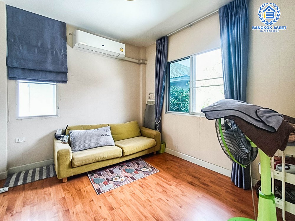 บ้านเดี่ยวมือสอง โครงการ ไลฟ์ บางกอก บูเลอวาร์ด ราชพฤกษ์-รัตนาธิเบศร์ เนื้อที่ 50.30 ตร.ว. ฟังก์ชัน 3 ห้องนอน 3 ห้องน้ำ จอดรถได้ 2 คัน แถมฟรี! เครื่องปรับอากาศ บนทำเลติดถนนราชพฤกษ์ เชื่อมต่อทุกเส้นทาง ใกล้รถไฟฟ้าสายสีม่วง "สถานีท่าอิฐ" และจุดขึ้นทางด่วน "ศรีรัช"