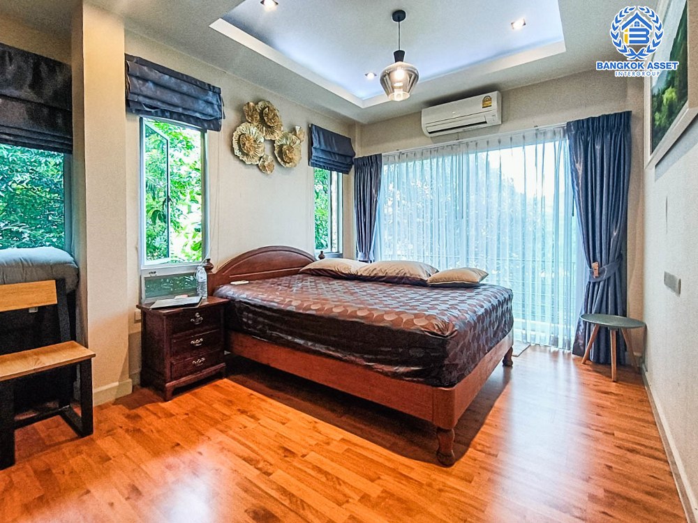 บ้านเดี่ยวมือสอง โครงการ ไลฟ์ บางกอก บูเลอวาร์ด ราชพฤกษ์-รัตนาธิเบศร์ เนื้อที่ 50.30 ตร.ว. ฟังก์ชัน 3 ห้องนอน 3 ห้องน้ำ จอดรถได้ 2 คัน แถมฟรี! เครื่องปรับอากาศ บนทำเลติดถนนราชพฤกษ์ เชื่อมต่อทุกเส้นทาง ใกล้รถไฟฟ้าสายสีม่วง "สถานีท่าอิฐ" และจุดขึ้นทางด่วน "ศรีรัช"