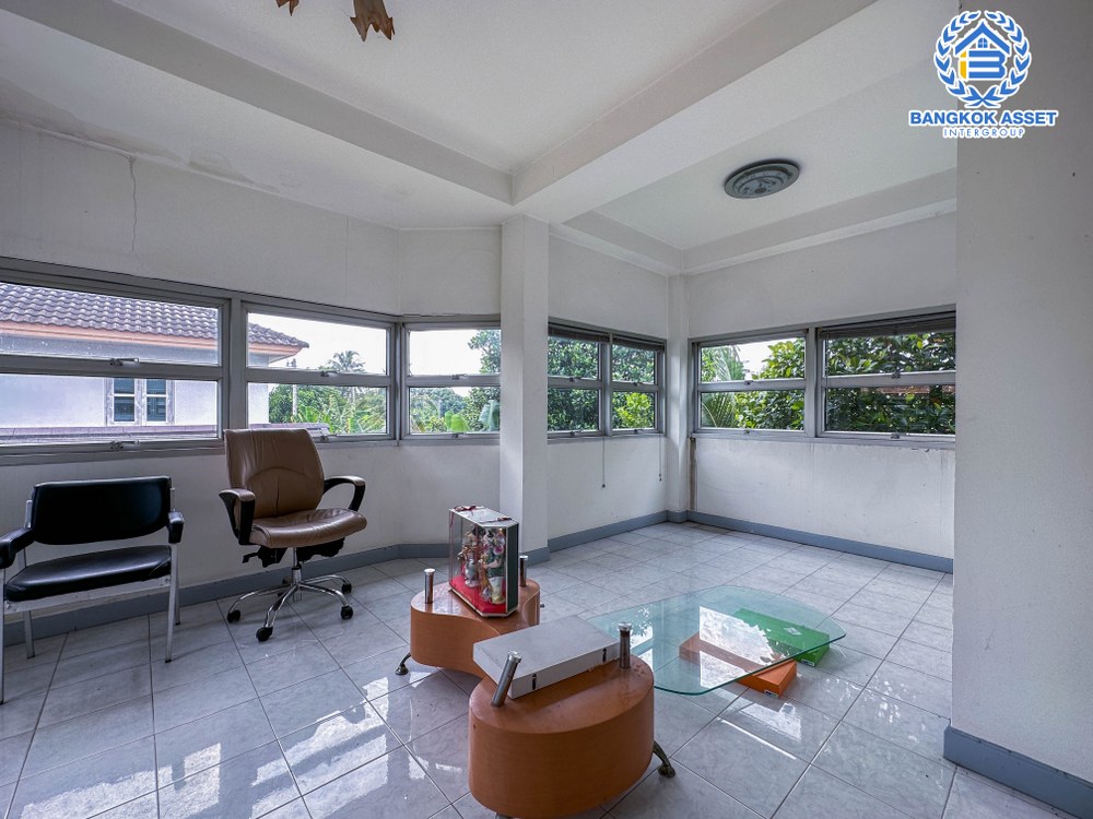 *****บ้านเดี่ยวมือสอง โครงการ นันทวัน กาญจนาภิเษก เนื้อที่ 60.80 ตร.ว. ฟังก์ชัน 3 ห้องนอน 3 ห้องน้ำ 1 ที่จอดรถ บ้านสวย พร้อมอยู่ บนทำเลเดินทางสะดวก เชื่อมต่อถนนรัตนาธิเบศร์ ถนนนครอินทร์ ถนนกาญจนาภิเษก ใกล้รถไฟฟ้าสายสีม่วง "สถานีสามแยกบางใหญ่" และจุดขึ้นทางพิเศษประจิมรัถยา