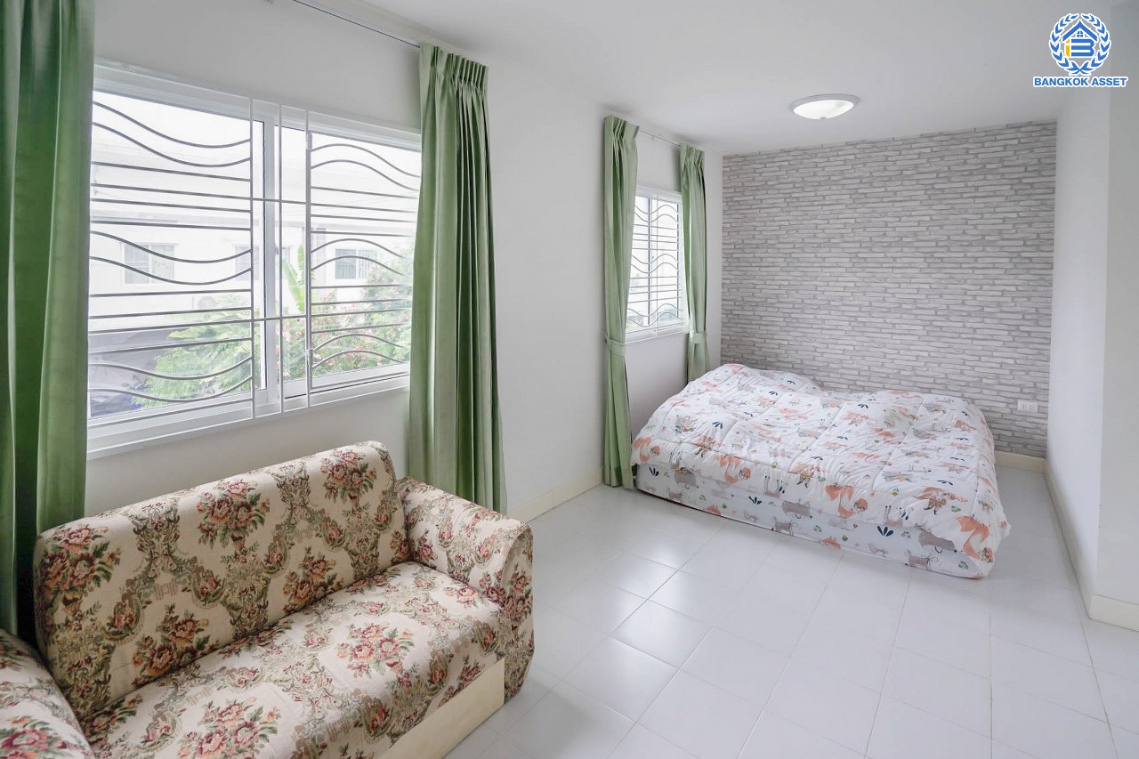 *****ทาวน์เฮ้าส์มือสองนนทบุรี โครงการ ไลโอ บลิสซ์ กาญจนาภิเษก-ชัยพฤกษ์ หลังมุม! เนื้อที่กว้างเกือบ 28 ตร.ว. ฟังก์ชัน 3 ห้องนอน 2 ห้องน้ำ 2 ที่จอดรถ บ้านสภาพสวย พร้อมอยู่ เนื้อที่เยอะ บนทำเลเชื่อมต่อ ถนนกาญจนาภิเษก, ถนนรัตนาธิเบศร์ ใกล้รถไฟฟ้าสายสีม่วง "สถานีคลองบางไผ่"