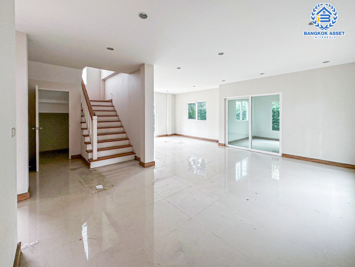 *****บ้านเดี่ยวมือสองกรุงเทพมหานคร โครงการ วรารมย์พรีเมี่ยม วัชรพล-จตุโชติ เนื้อที่กว้างขวางถึง 80.4 ตร.ว. ฟังก์ชัน 4 ห้องนอน 3 ห้องน้ำ 2 ที่จอดรถ บ้านพร้อมอยู่ ไม่เคยเข้าอยู่ บนทำเลแห่งการเดินทาง เชื่อมต่อถนนกาญจนาภิเษก, ถนนรามอินทรา ใกล้จุดขึ้นทางด่วน "จตุโชติ" จองเลย!