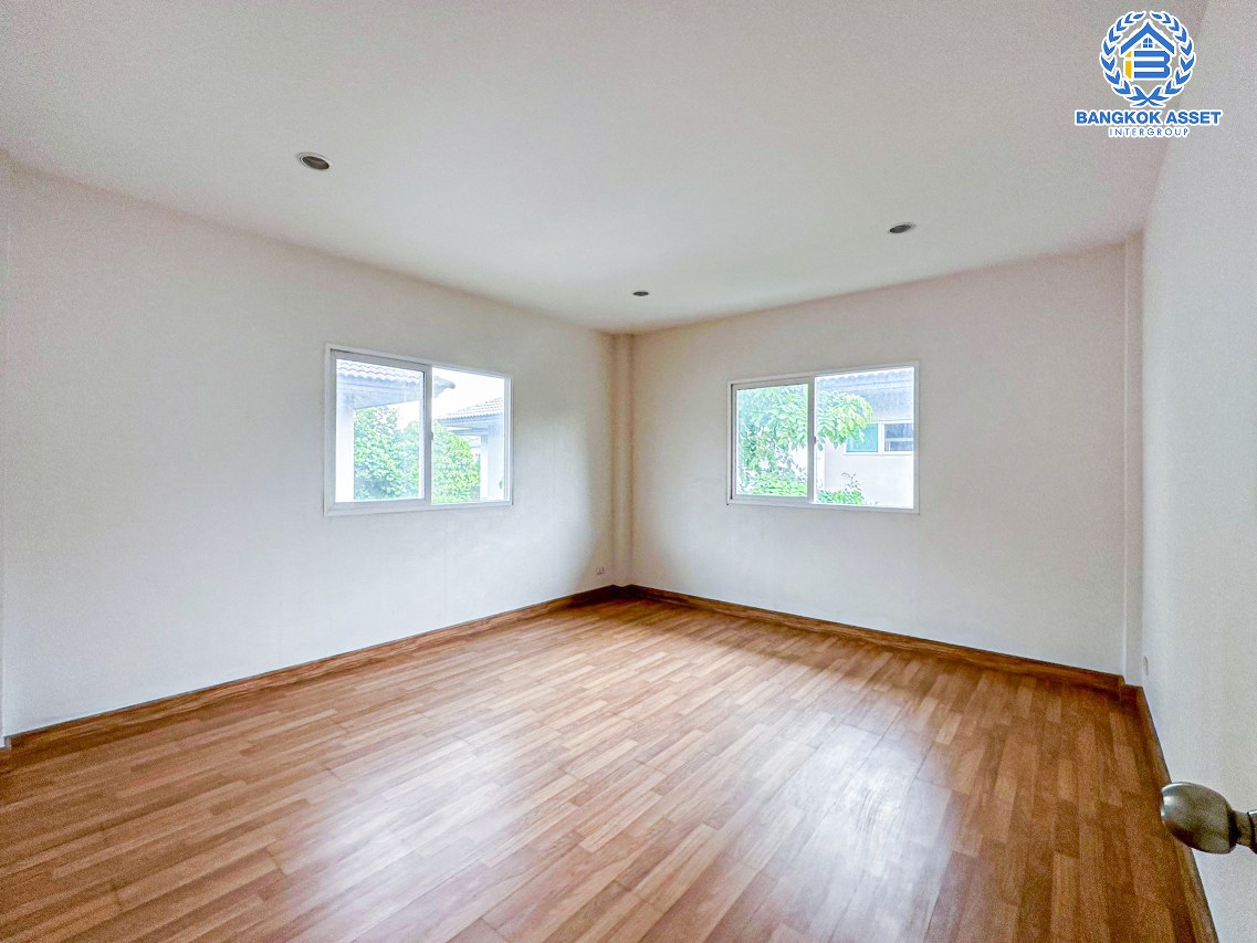 *****บ้านเดี่ยวมือสองกรุงเทพมหานคร โครงการ วรารมย์พรีเมี่ยม วัชรพล-จตุโชติ เนื้อที่กว้างขวางถึง 80.4 ตร.ว. ฟังก์ชัน 4 ห้องนอน 3 ห้องน้ำ 2 ที่จอดรถ บ้านพร้อมอยู่ ไม่เคยเข้าอยู่ บนทำเลแห่งการเดินทาง เชื่อมต่อถนนกาญจนาภิเษก, ถนนรามอินทรา ใกล้จุดขึ้นทางด่วน "จตุโชติ" จองเลย!