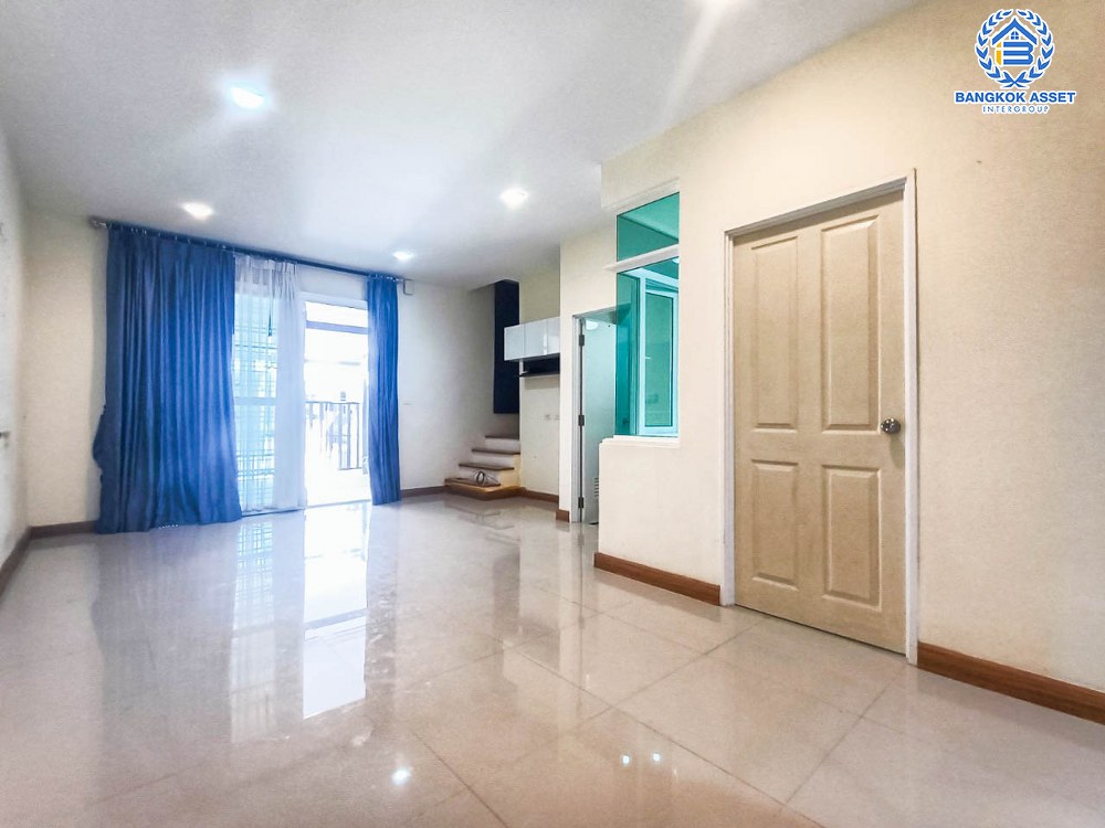 ทาวน์เฮ้าส์มือสอง โครงการ โกลเด้นซิตี้ ปิ่นเกล้า-จรัญสนิทวงศ์ บนเนื้อที่ 22.40 ตร.ว. ฟังก์ชัน 4 ห้องนอน 3 ห้องน้ำ 2 ที่จอดรถ บ้านสภาพสวย ใกล้เมืองเดินทางสะดวก เชื่อมต่อถนนบางกรวย-ไทรน้อย ถนนเทอดพระเกียรติ ถนนนครอินทร์ ใกล้รถไฟฟ้าสายสีแดง "สถานีบางบำหรุ" จุดขึ้นทางด่วน "ศรีรัช"...