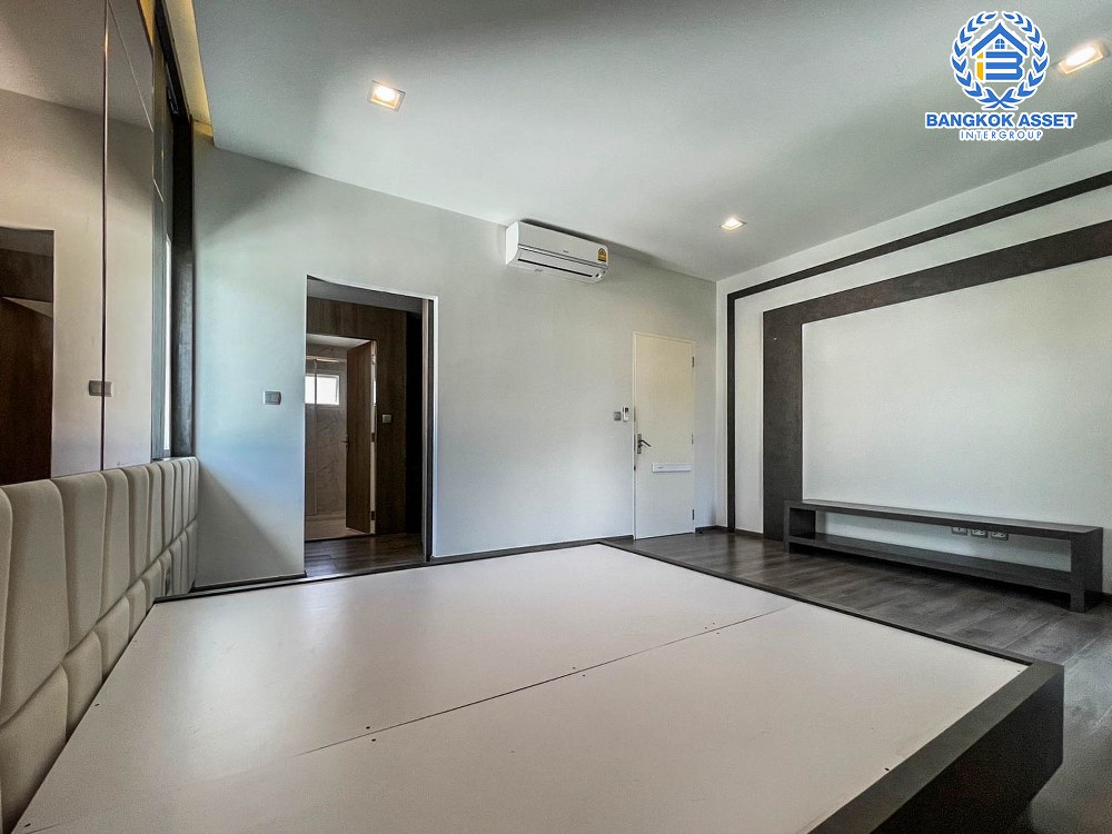 *****บ้านเดี่ยวมือสอง โครงการ มัณฑนา ราชพฤกษ์-สะพานเจษฎาบดินทร์ฯ เนื้อที่มากถึง 73.20 ตร.ว. ฟังก์ชัน 4 ห้องนอน 4 ห้องน้ำ 2 ที่จอดรถ พื้นที่รอบบ้านกว้างขวาง ภายในสภาพดีเยี่ยม บนทำเลติดถนนราชพฤกษ์ เชื่อมต่อถนนถนนพระราม5 ถนนรัตนาธิเบศร์ ใกล้เซ็นทรัลรัตนาธิเบศร์ จุดทางด่วน "ศรีรัช"