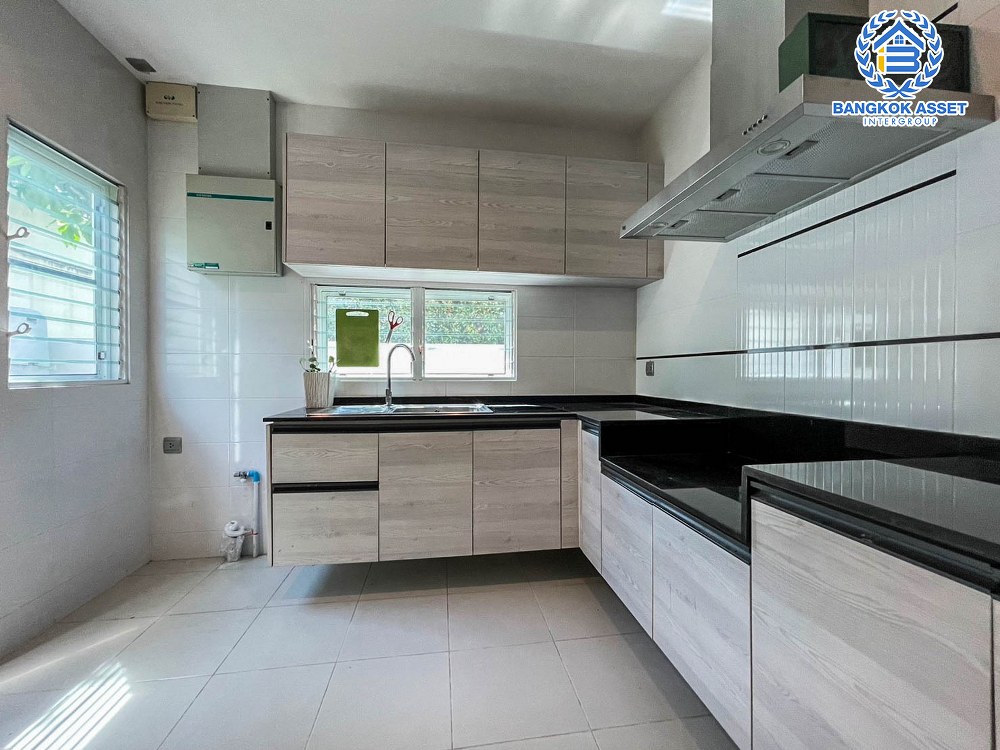 *****บ้านเดี่ยวมือสอง โครงการ มัณฑนา ราชพฤกษ์-สะพานเจษฎาบดินทร์ฯ เนื้อที่มากถึง 73.20 ตร.ว. ฟังก์ชัน 4 ห้องนอน 4 ห้องน้ำ 2 ที่จอดรถ พื้นที่รอบบ้านกว้างขวาง ภายในสภาพดีเยี่ยม บนทำเลติดถนนราชพฤกษ์ เชื่อมต่อถนนถนนพระราม5 ถนนรัตนาธิเบศร์ ใกล้เซ็นทรัลรัตนาธิเบศร์ จุดทางด่วน "ศรีรัช"