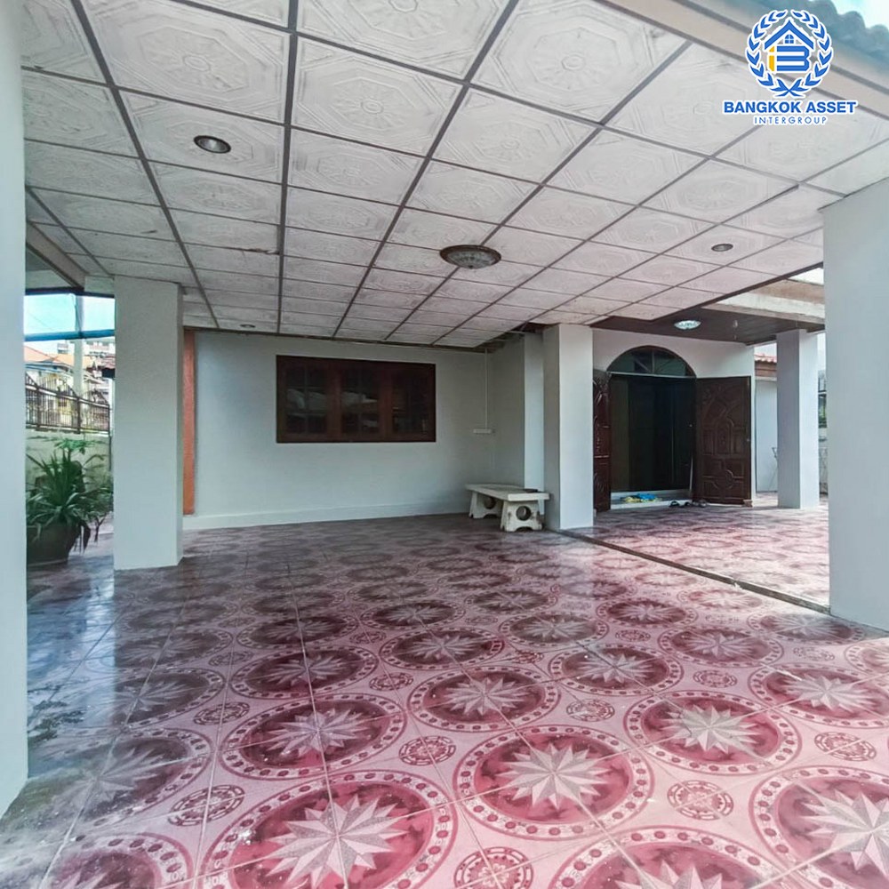 บ้านเดี่ยวมือสอง โครงการ พระปิ่น7 พหลโยธิน เนื้อที่กว้าง 53.90 ตร.ว. ฟังก์ชัน 3 ห้องนอน 2 ห้องน้ำ 2 ที่จอดรถ บ้านสวยเหมือนใหม่ พื้นที่กว้างขวาง บนทำเลเดินทางสะดวก เชื่อมต่อถนนคลองหลวง ถนนเลียบคลอง2 ถนนรังสิต-นครนายก ใกล้ฟิวเจอร์พาร์ค รังสิต และจุดขึ้นทางด่วน "อุตราภิมุข"