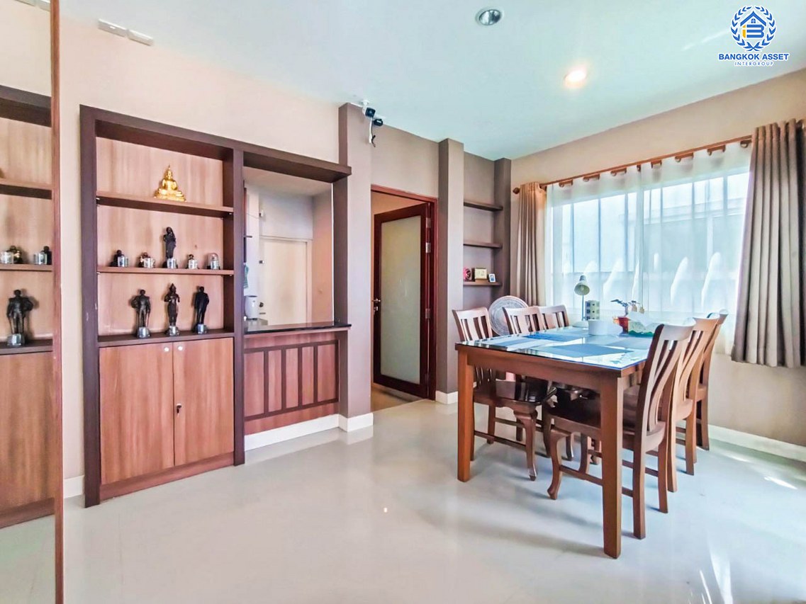 *****บ้านเดี่ยวมือสองกรุงเทพมหานคร โครงการ เนอวานา อินโทร กาญจนาภิเษก เนื้อที่กว้างเกือบ 53 ตร.ว. ฟังก์ชัน 3 ห้องนอน 2 ห้องน้ำ 2 ที่จอดรถ แถมฟรี! 4 เครื่องปรับอากาศ 1 เครื่องทำน้ำอุ่น บนทำเลแห่งการเดินทาง เชื่อมต่อถนนกาญจนาภิเษก, ถนนรามคำแหง ใกล้จุดขึ้นทางด่วน "วงแหวน-กาญจนาภิเษก" จองเลย