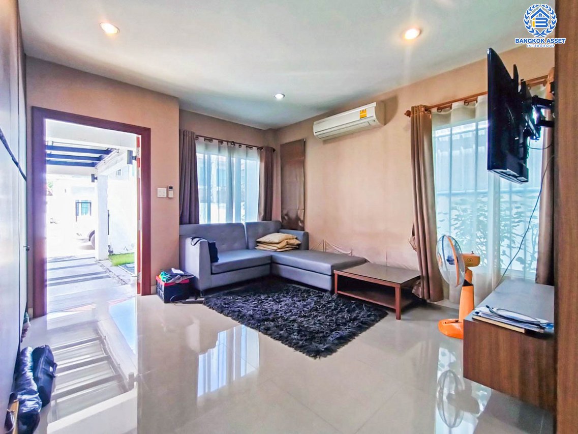 *****บ้านเดี่ยวมือสองกรุงเทพมหานคร โครงการ เนอวานา อินโทร กาญจนาภิเษก เนื้อที่กว้างเกือบ 53 ตร.ว. ฟังก์ชัน 3 ห้องนอน 2 ห้องน้ำ 2 ที่จอดรถ แถมฟรี! 4 เครื่องปรับอากาศ 1 เครื่องทำน้ำอุ่น บนทำเลแห่งการเดินทาง เชื่อมต่อถนนกาญจนาภิเษก, ถนนรามคำแหง ใกล้จุดขึ้นทางด่วน "วงแหวน-กาญจนาภิเษก" จองเลย