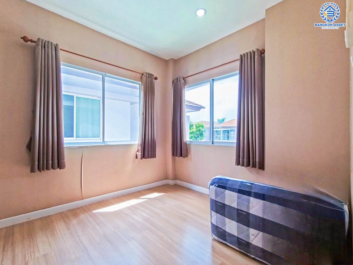 *****บ้านเดี่ยวมือสองกรุงเทพมหานคร โครงการ เนอวานา อินโทร กาญจนาภิเษก เนื้อที่กว้างเกือบ 53 ตร.ว. ฟังก์ชัน 3 ห้องนอน 2 ห้องน้ำ 2 ที่จอดรถ แถมฟรี! 4 เครื่องปรับอากาศ 1 เครื่องทำน้ำอุ่น บนทำเลแห่งการเดินทาง เชื่อมต่อถนนกาญจนาภิเษก, ถนนรามคำแหง ใกล้จุดขึ้นทางด่วน "วงแหวน-กาญจนาภิเษก" จองเลย