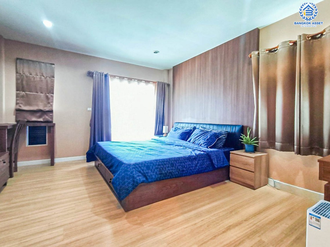 *****บ้านเดี่ยวมือสองกรุงเทพมหานคร โครงการ เนอวานา อินโทร กาญจนาภิเษก เนื้อที่กว้างเกือบ 53 ตร.ว. ฟังก์ชัน 3 ห้องนอน 2 ห้องน้ำ 2 ที่จอดรถ แถมฟรี! 4 เครื่องปรับอากาศ 1 เครื่องทำน้ำอุ่น บนทำเลแห่งการเดินทาง เชื่อมต่อถนนกาญจนาภิเษก, ถนนรามคำแหง ใกล้จุดขึ้นทางด่วน "วงแหวน-กาญจนาภิเษก" จองเลย