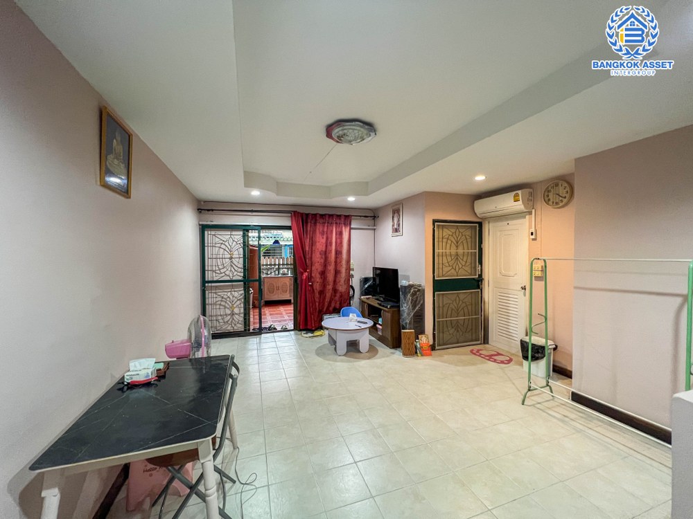 *****ทาวน์เฮ้าส์มือสอง โครงการ พฤกษา18/1 กาญจนาภิเษก เนื้อที่ 18 ตร.ว. ฟังก์ชัน 3 ห้องนอน 2 ห้องน้ำ 1 ที่จอดรถ บ้านสภาพดี บรรยากาศโครงการเงียบสงบ พร้อมเข้าอยู่ บนทำเลแห่งการเดินทาง เพียง 10 นาทีถึงเซ็นทรัลเวสต์เกต และรถไฟฟ้าสายสีม่วง "สถานีตลาดบางใหญ่"