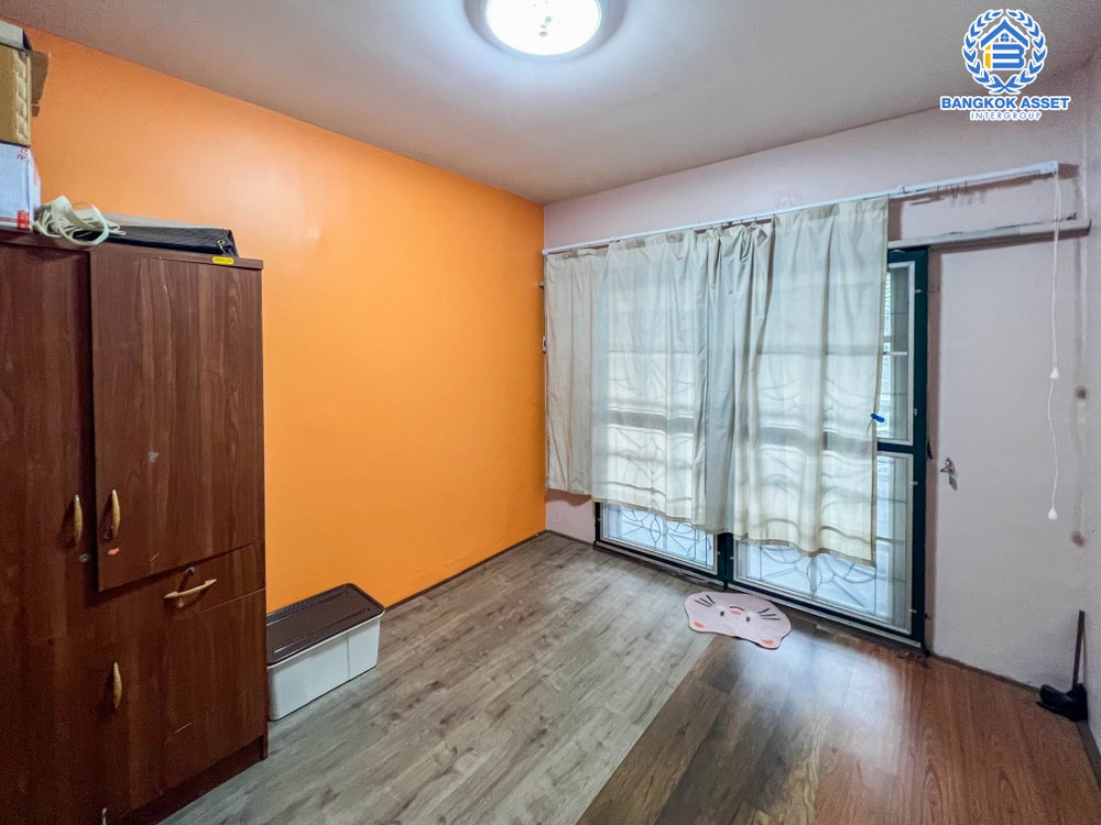 *****ทาวน์เฮ้าส์มือสอง โครงการ พฤกษา18/1 กาญจนาภิเษก เนื้อที่ 18 ตร.ว. ฟังก์ชัน 3 ห้องนอน 2 ห้องน้ำ 1 ที่จอดรถ บ้านสภาพดี บรรยากาศโครงการเงียบสงบ พร้อมเข้าอยู่ บนทำเลแห่งการเดินทาง เพียง 10 นาทีถึงเซ็นทรัลเวสต์เกต และรถไฟฟ้าสายสีม่วง "สถานีตลาดบางใหญ่"