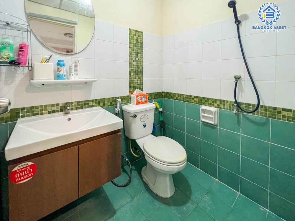 *****ทาวน์เฮ้าส์มือสอง โครงการ พฤกษา18/1 กาญจนาภิเษก เนื้อที่ 18 ตร.ว. ฟังก์ชัน 3 ห้องนอน 2 ห้องน้ำ 1 ที่จอดรถ บ้านสภาพดี บรรยากาศโครงการเงียบสงบ พร้อมเข้าอยู่ บนทำเลแห่งการเดินทาง เพียง 10 นาทีถึงเซ็นทรัลเวสต์เกต และรถไฟฟ้าสายสีม่วง "สถานีตลาดบางใหญ่"