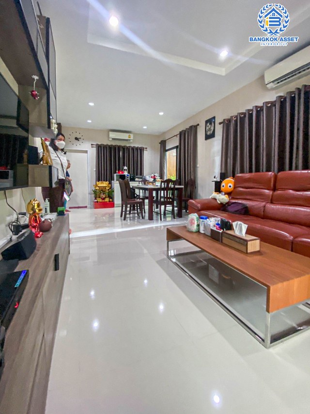 *****บ้านเดี่ยวมือสองนนทบุรี โครงการ ธนาวิลเลจ2 กาญจนาภิเษก หลังมุม! เนื้อที่กว้าง 52.2 ตร.ว. ฟังก์ชัน 4 ห้องนอน 3 ห้องน้ำ 2 ที่จอดรถ บ้านสภาพเยี่ยม บนทำเลแห่งการเดินทาง เชื่อมต่อถนนกาญจนาภิเษก, ถนนรัตนาธิเบศร์ ใกล้รถไฟฟ้าสายสีม่วง "สถานีตลาดบางใหญ่" จองเลย!