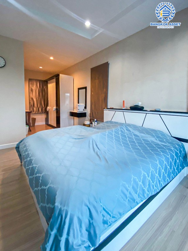 *****บ้านเดี่ยวมือสองนนทบุรี โครงการ ธนาวิลเลจ2 กาญจนาภิเษก หลังมุม! เนื้อที่กว้าง 52.2 ตร.ว. ฟังก์ชัน 4 ห้องนอน 3 ห้องน้ำ 2 ที่จอดรถ บ้านสภาพเยี่ยม บนทำเลแห่งการเดินทาง เชื่อมต่อถนนกาญจนาภิเษก, ถนนรัตนาธิเบศร์ ใกล้รถไฟฟ้าสายสีม่วง "สถานีตลาดบางใหญ่" จองเลย!