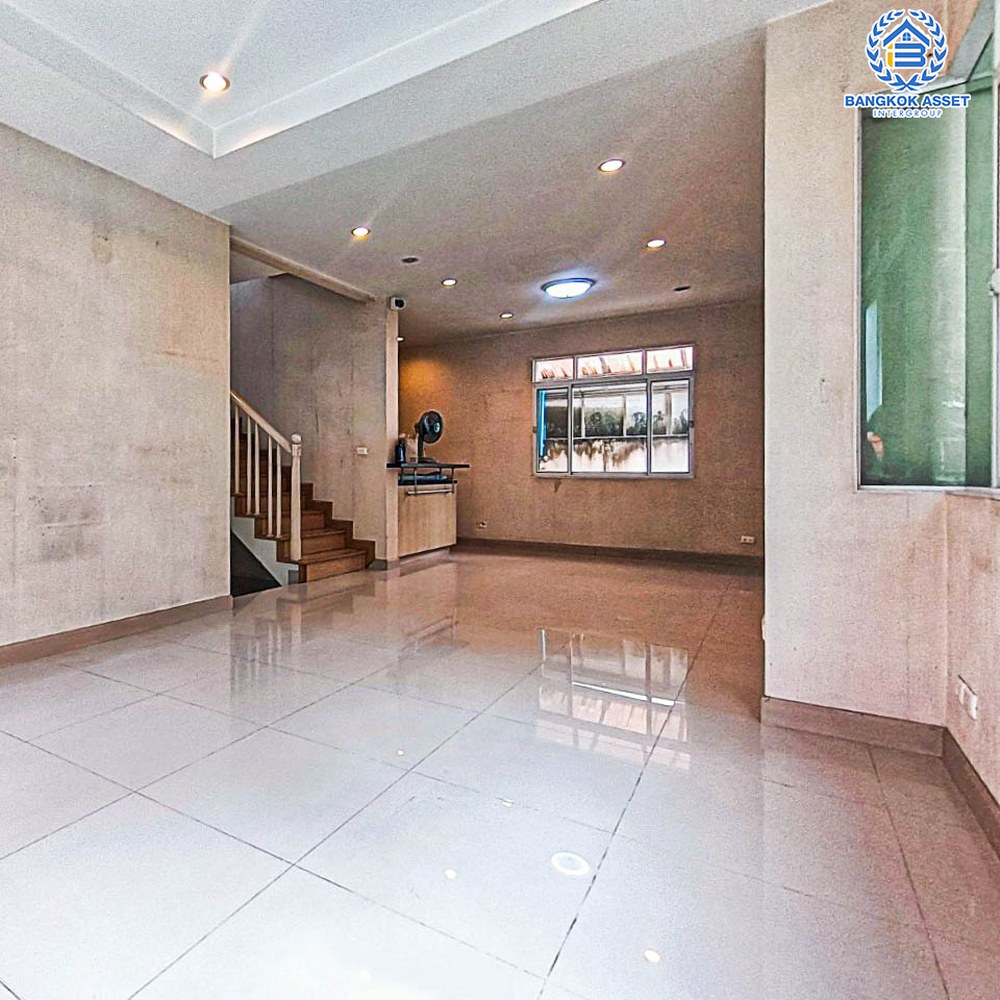 *****บ้านเดี่ยวมือสอง โครงการ บางกอก บูเลอวาร์ด ราชพฤกษ์-พระราม5 จากแบรนด์ SC ASSET เนื้อที่กว่า 56.10 ตร.ว. ฟังก์ชัน 4 ห้องนอน 4 ห้องน้ำ จอดรถได้ 2 คัน รอบบ้านกว้างขวาง ภายในสภาพดี บรรยากาศเป็นส่วนตัว บนทำเลติดถนนราชพฤกษ์ เพียง 10 ถึงรถไฟฟ้า "สถานีบางรักใหญ่" และจุดขึ้นทางด่วน "ศรีรัช"