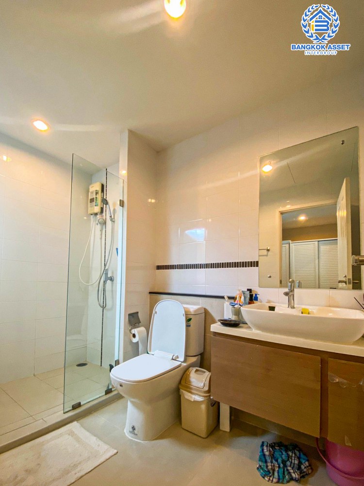 *****ทาวน์โฮม 3 ชั้น มือสอง โครงการ เดอะแพลนท์ซิตี้ แจ้งวัฒนะ-ปากเกร็ด เนื้อที่กว้าง 28.40 ตร.ว. ฟังก์ชัน 3 ห้องนอน 3 ห้องน้ำ 2 ที่จอดรถ สภาพพร้อมอยู่ แถมฟรี! เครื่องปรับอากาศ บนทำเลเดินทางสะดวก เชื่อมต่อถนนศรีสมาน ถนนแจ้งวัฒนะ ใกล้รถไฟฟ้าสายสีชมพู "สถานีเมืองทองธานี" และจุดขึ้นทางด่วน "แจ้งวัฒนะ"