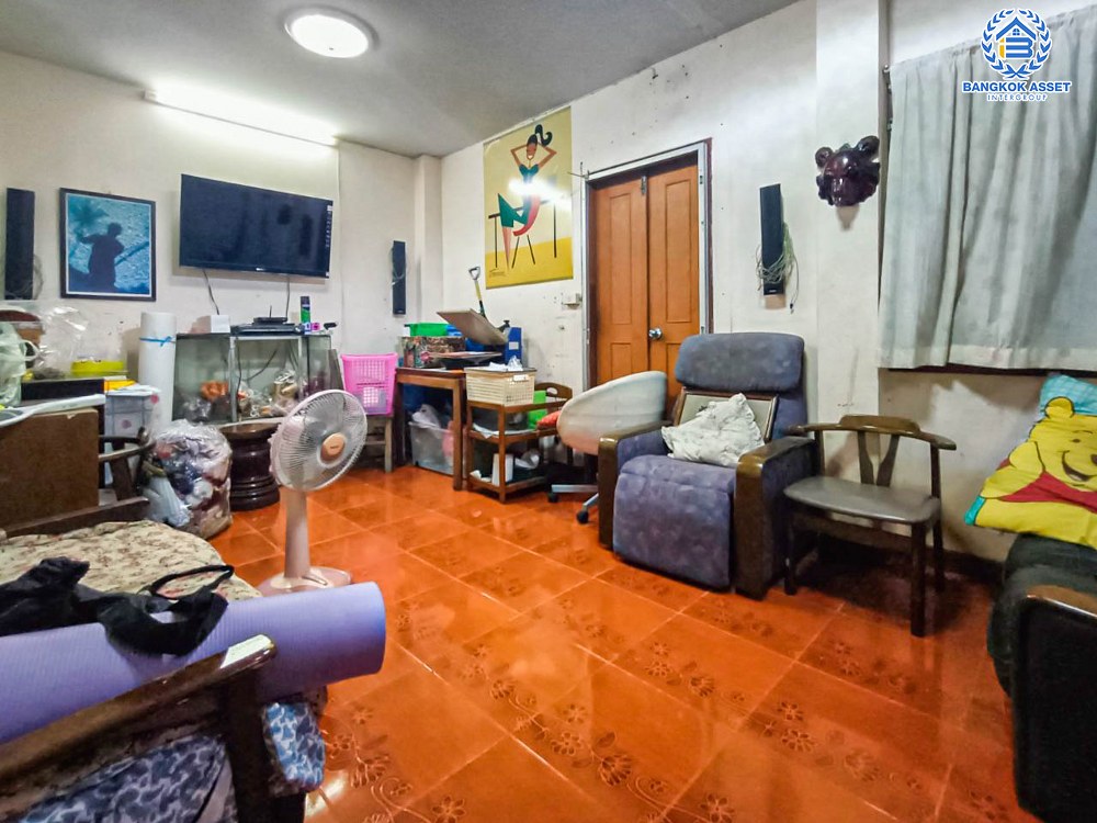 *****บ้านเดี่ยวมือสอง โครงการ เศรษฐพงษ์ กาญจนาภิเษก เนื้อที่ 50.40 ตร.ว. ฟังก์ชัน 3 ห้องนอน 3 ห้องน้ำ 2 ที่จอดรถ ภายในกว้างขวาง สภาพดีมาก บนทำเลเดินทางสะดวก เชื่อมต่อถนนกาญจนาภิเษก ถนนบ้านกล้วย-ไทรน้อย ใกล้รถไฟฟ้าสายสีม่วง "สถานีคลองบางไผ่" และจุดขึ้นทางด่วน "ศรีรัช"