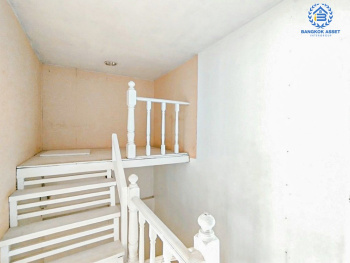 *****ทาวน์เฮ้าส์มือสอง โครงการ วรารักษ์ รามอินทรา เนื้อที่ 20 ตร.ว. ฟังก์ชัน 3 ห้องนอน 2 ห้องน้ำ ดีไซน์สวย ภายในบ้านสภาพดีเยี่ยม พร้อมเข้าอยู่ บนทำเลเดินทางสะดวกสบาย เชื่อมต่อถนนเลียบคลอง2 ถนนปัญญาอินทรา ถนนวงแหวนรอบนอก ใกล้รถไฟฟ้าสายสีชมพู "สถานีคู้บอน" และจุดขึ้นทางด่วน "ฉลองรัช"