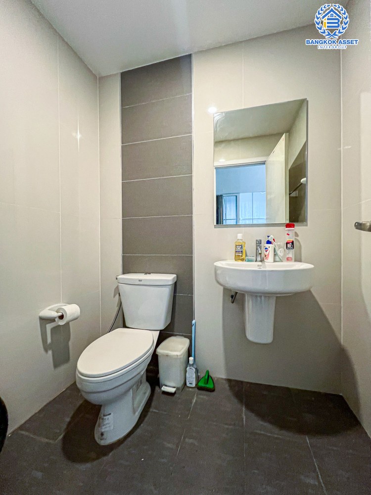 *****ทาวน์เฮ้าส์มือสอง โครงการ กัสโต้ ราชพฤกษ์-พระราม5 บนเนื้อที่ 18 ตร.ว. ฟังก์ชัน 3 ห้องนอน 2 ห้องน้ำ 2 ที่จอดรถ พื้นที่ใช้สอยกว้างขวาง พร้อมเข้าอยู่ได้เลย เชื่อมต่อถนนบางกรวย-ไทรน้อย โครงการตั้งบนทำเลเดินทางสะดวก ใกล้รถไฟฟ้าสายสีม่วง "สถานีแยกติวานนท์" และทางด่วน "ศรีรัช"