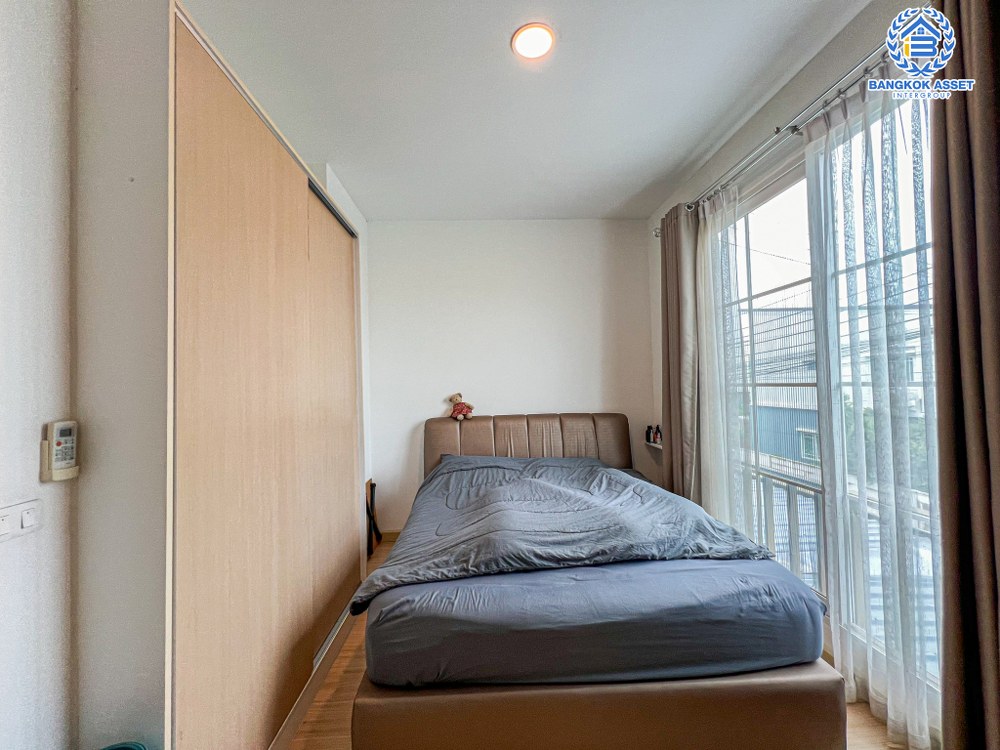 *****ทาวน์เฮ้าส์มือสอง โครงการ กัสโต้ ราชพฤกษ์-พระราม5 บนเนื้อที่ 18 ตร.ว. ฟังก์ชัน 3 ห้องนอน 2 ห้องน้ำ 2 ที่จอดรถ พื้นที่ใช้สอยกว้างขวาง พร้อมเข้าอยู่ได้เลย เชื่อมต่อถนนบางกรวย-ไทรน้อย โครงการตั้งบนทำเลเดินทางสะดวก ใกล้รถไฟฟ้าสายสีม่วง "สถานีแยกติวานนท์" และทางด่วน "ศรีรัช"