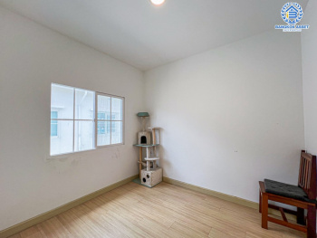 *****ทาวน์เฮ้าส์มือสอง โครงการ กัสโต้ ราชพฤกษ์-พระราม5 บนเนื้อที่ 18 ตร.ว. ฟังก์ชัน 3 ห้องนอน 2 ห้องน้ำ 2 ที่จอดรถ พื้นที่ใช้สอยกว้างขวาง พร้อมเข้าอยู่ได้เลย เชื่อมต่อถนนบางกรวย-ไทรน้อย โครงการตั้งบนทำเลเดินทางสะดวก ใกล้รถไฟฟ้าสายสีม่วง "สถานีแยกติวานนท์" และทางด่วน "ศรีรัช"