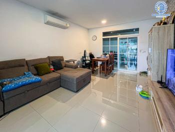 *****ทาวน์เฮ้าส์มือสอง โครงการ กัสโต้ ราชพฤกษ์-พระราม5 บนเนื้อที่ 18 ตร.ว. ฟังก์ชัน 3 ห้องนอน 2 ห้องน้ำ 2 ที่จอดรถ พื้นที่ใช้สอยกว้างขวาง พร้อมเข้าอยู่ได้เลย เชื่อมต่อถนนบางกรวย-ไทรน้อย โครงการตั้งบนทำเลเดินทางสะดวก ใกล้รถไฟฟ้าสายสีม่วง "สถานีแยกติวานนท์" และทางด่วน "ศรีรัช"