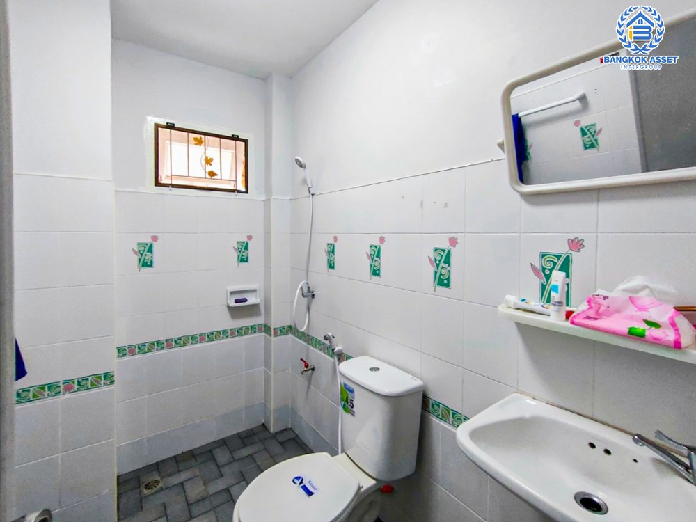 *****บ้านเดี่ยวมือสอง โครงการ เฟื่องสุข3 346 บนเนื้อที่ 73.70 ตร.ว. ฟังก์ชัน 4 ห้องนอน 3 ห้องน้ำ 2 ที่จอดรถ บ้านพื้นที่หลังบ้านกว้าง ต่อเติมครบพร้อมเข้าอยู่ได้เลย ตั้งบนทำเลเดินทางสะดวก เชื่อมต่อถนนกาญจนาภิเษก ถนนรัตนาธิเบศร์ ถนนราชพฤกษ์ ใกล้รถไฟฟ้าสายสีม่วง "สถานีคลองบางไผ่" และทางด่วน "ศรีรัช"