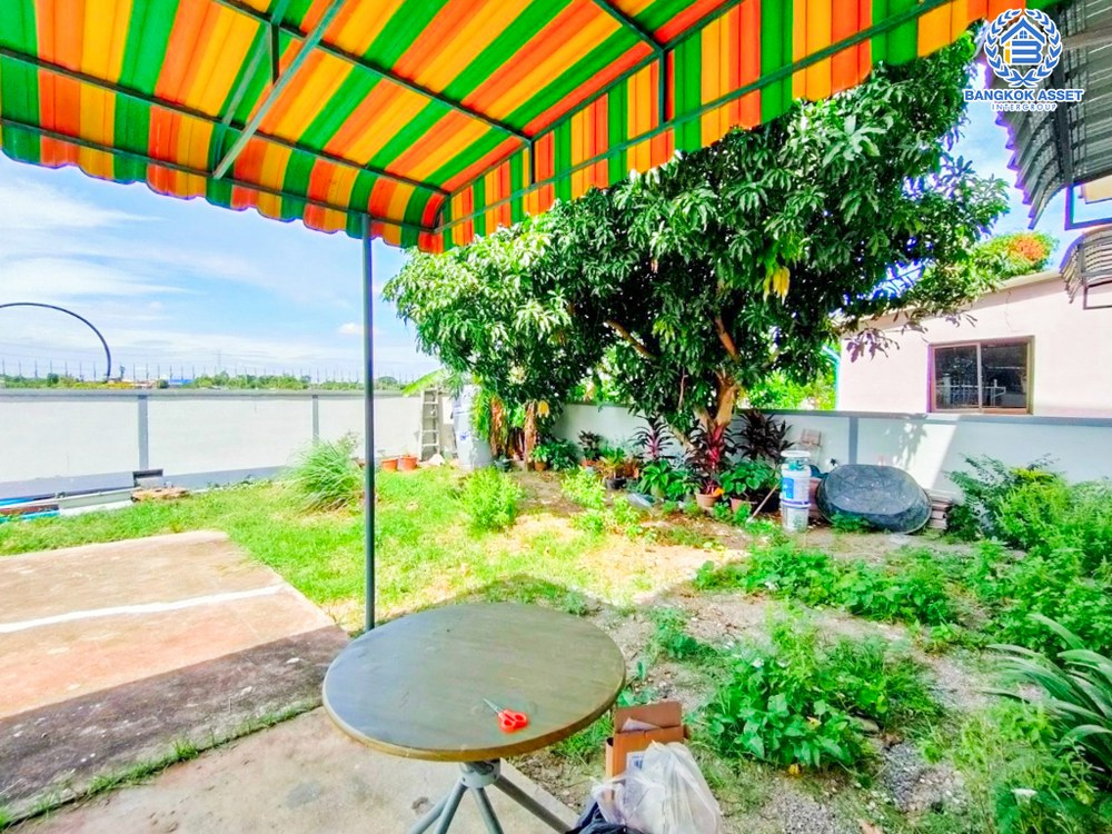 *****บ้านเดี่ยวมือสอง โครงการ เฟื่องสุข3 346 บนเนื้อที่ 73.70 ตร.ว. ฟังก์ชัน 4 ห้องนอน 3 ห้องน้ำ 2 ที่จอดรถ บ้านพื้นที่หลังบ้านกว้าง ต่อเติมครบพร้อมเข้าอยู่ได้เลย ตั้งบนทำเลเดินทางสะดวก เชื่อมต่อถนนกาญจนาภิเษก ถนนรัตนาธิเบศร์ ถนนราชพฤกษ์ ใกล้รถไฟฟ้าสายสีม่วง "สถานีคลองบางไผ่" และทางด่วน "ศรีรัช"