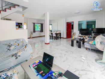 *****บ้านเดี่ยวมือสอง โครงการ เฟื่องสุข3 346 บนเนื้อที่ 73.70 ตร.ว. ฟังก์ชัน 4 ห้องนอน 3 ห้องน้ำ 2 ที่จอดรถ บ้านพื้นที่หลังบ้านกว้าง ต่อเติมครบพร้อมเข้าอยู่ได้เลย ตั้งบนทำเลเดินทางสะดวก เชื่อมต่อถนนกาญจนาภิเษก ถนนรัตนาธิเบศร์ ถนนราชพฤกษ์ ใกล้รถไฟฟ้าสายสีม่วง "สถานีคลองบางไผ่" และทางด่วน "ศรีรัช"