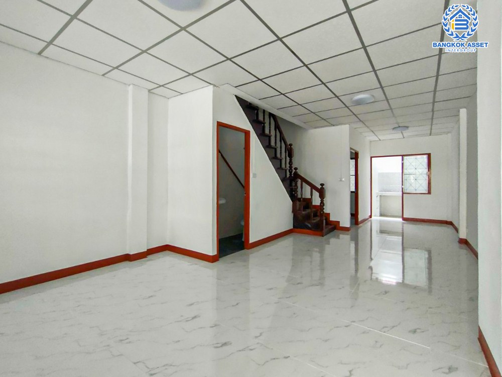 *****ทาวน์เฮ้าส์มือสอง โครงการ พงษ์ศิริชัย4 เพชรเกษม เนื้อที่กว้าง 16 ตร.ว. ฟังก์ชัน 3 ห้องนอน 2 ห้องน้ำ 1 ที่จอดรถ ทำเลกลางใจชุมชนค้าขายได้ มีสิ่งอำนวยความสะดวกครบ สามารถเดินทางได้หลายเส้นทาง เชื่อมต่อถนนเพชรเกษม ถนนบางบอน5 ถนนพุทธสาคร ใกล้เดอะมอลบางแค