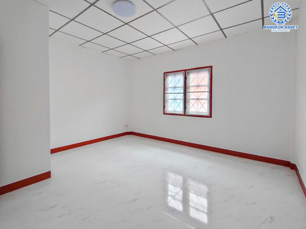 *****ทาวน์เฮ้าส์มือสอง โครงการ พงษ์ศิริชัย4 เพชรเกษม เนื้อที่กว้าง 16 ตร.ว. ฟังก์ชัน 3 ห้องนอน 2 ห้องน้ำ 1 ที่จอดรถ ทำเลกลางใจชุมชนค้าขายได้ มีสิ่งอำนวยความสะดวกครบ สามารถเดินทางได้หลายเส้นทาง เชื่อมต่อถนนเพชรเกษม ถนนบางบอน5 ถนนพุทธสาคร ใกล้เดอะมอลบางแค