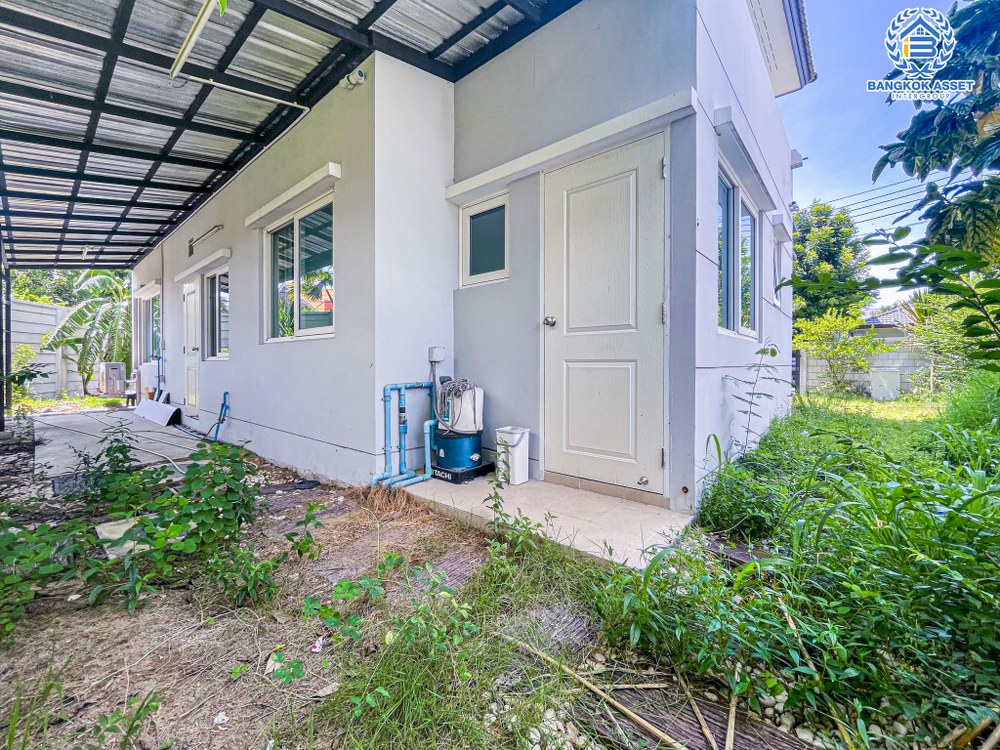 *****บ้านเดี่ยวมือสอง โครงการ เดอะซิตี้ ปิ่นเกล้า-สาย4 หลังมุม เนื้อที่กว้าง 101.70 ตร.ว. ฟังก์ชัน 4 ห้องนอน 3 ห้องน้ำ 2 ที่จอดรถ บ้านสภาพดีเยี่ยม รอบบ้านกว้างขวาง โครงการตั้งบนทำเลดี เชื่อมต่อถนนพุทธมลฑลสาย4 ถนนบรมราชชนนี ถนนอุทยาน ใกล้รถไฟฟ้าสายสีน้ำเงิน "สถานีหลักสอง" และเซ็นทรัล ศาลายา