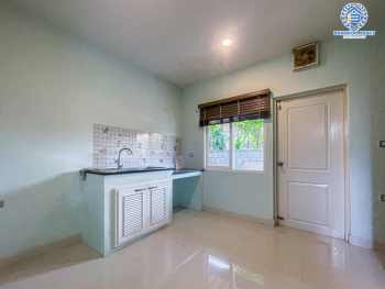 *****บ้านเดี่ยวมือสอง โครงการ เดอะซิตี้ ปิ่นเกล้า-สาย4 หลังมุม เนื้อที่กว้าง 101.70 ตร.ว. ฟังก์ชัน 4 ห้องนอน 3 ห้องน้ำ 2 ที่จอดรถ บ้านสภาพดีเยี่ยม รอบบ้านกว้างขวาง โครงการตั้งบนทำเลดี เชื่อมต่อถนนพุทธมลฑลสาย4 ถนนบรมราชชนนี ถนนอุทยาน ใกล้รถไฟฟ้าสายสีน้ำเงิน "สถานีหลักสอง" และเซ็นทรัล ศาลายา