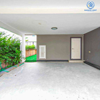 *****บ้านเดี่ยวมือสองกรุงเทพมหานคร โครงการ โกลเด้น วิลเลจ อ่อนนุช-พัฒนาการ เนื้อที่กว้าง 54 ตร.ว. ฟังก์ชัน 4 ห้องนอน 3 ห้องน้ำ 2 ที่จอดรถ บ้านสภาพสวย พร้อมเข้าอยู่ บนทำเลเดินทางสะดวก ใกล้รถไฟฟ้าสาย Airport link "สถานีบ้านทับช้าง" และจุดขึ้นมอเตอร์เวย์ "พระราม 9"