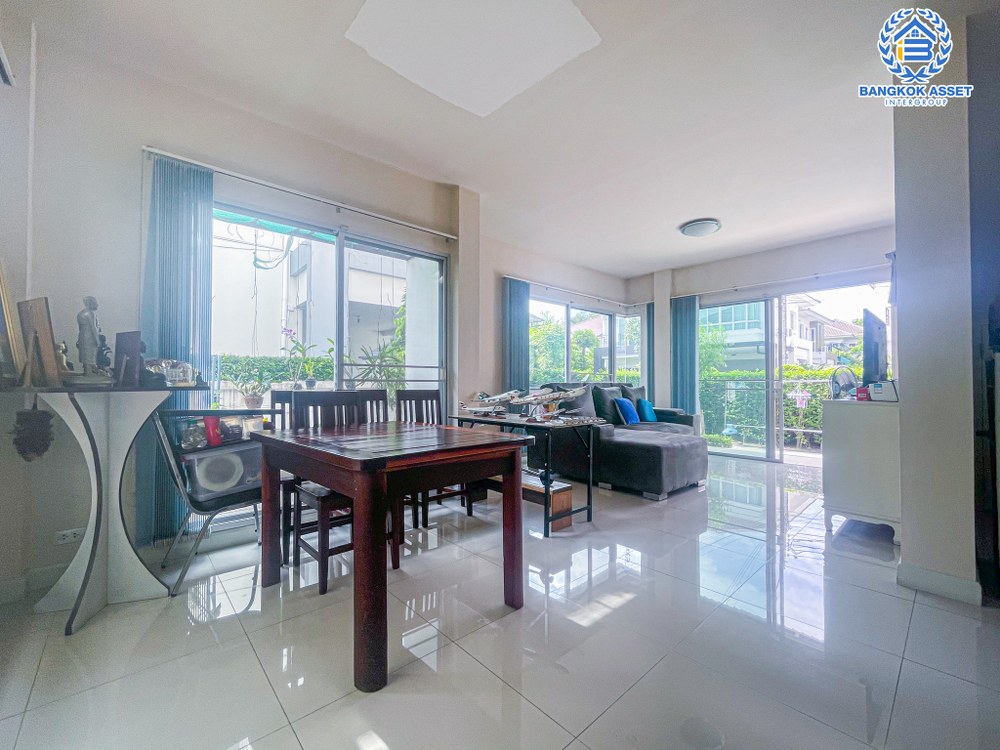 *****บ้านเดี่ยวมือสอง โครงการ ไลฟ์ บางกอก บูเลอวาร์ด ราชพฤกษ์-จรัญ เนื้อที่ 50.80 ตร.ว. ฟังก์ชัน 3 ห้องนอน 3 ห้องน้ำ จอดรถได้ 2 คัน แถมฟรี! เครื่องปรับอากาศ ทำเลในเมือง เชื่อมต่อถนนบางแวก ถนนจรัญสนิทวงศ์ ถนนเพชรเกษม ใกล้รถไฟฟ้าสายสีน้ำเงิน "สถานีบางหว้า" และจุดขึ้นทางด่วน "กาญจนาภิเษก"