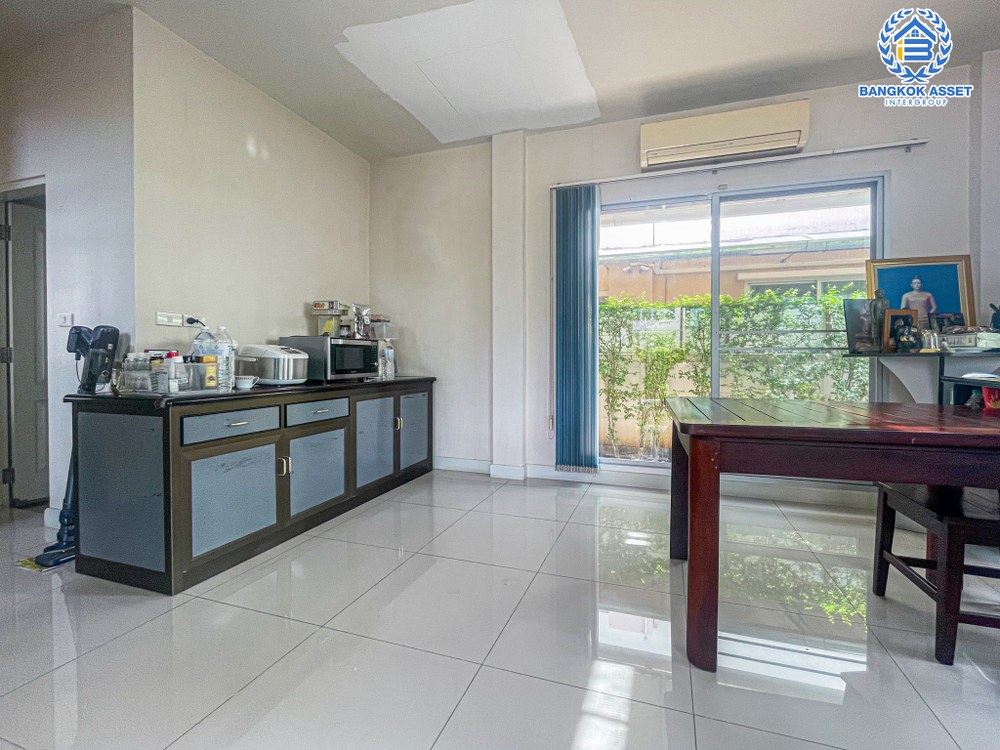 *****บ้านเดี่ยวมือสอง โครงการ ไลฟ์ บางกอก บูเลอวาร์ด ราชพฤกษ์-จรัญ เนื้อที่ 50.80 ตร.ว. ฟังก์ชัน 3 ห้องนอน 3 ห้องน้ำ จอดรถได้ 2 คัน แถมฟรี! เครื่องปรับอากาศ ทำเลในเมือง เชื่อมต่อถนนบางแวก ถนนจรัญสนิทวงศ์ ถนนเพชรเกษม ใกล้รถไฟฟ้าสายสีน้ำเงิน "สถานีบางหว้า" และจุดขึ้นทางด่วน "กาญจนาภิเษก"