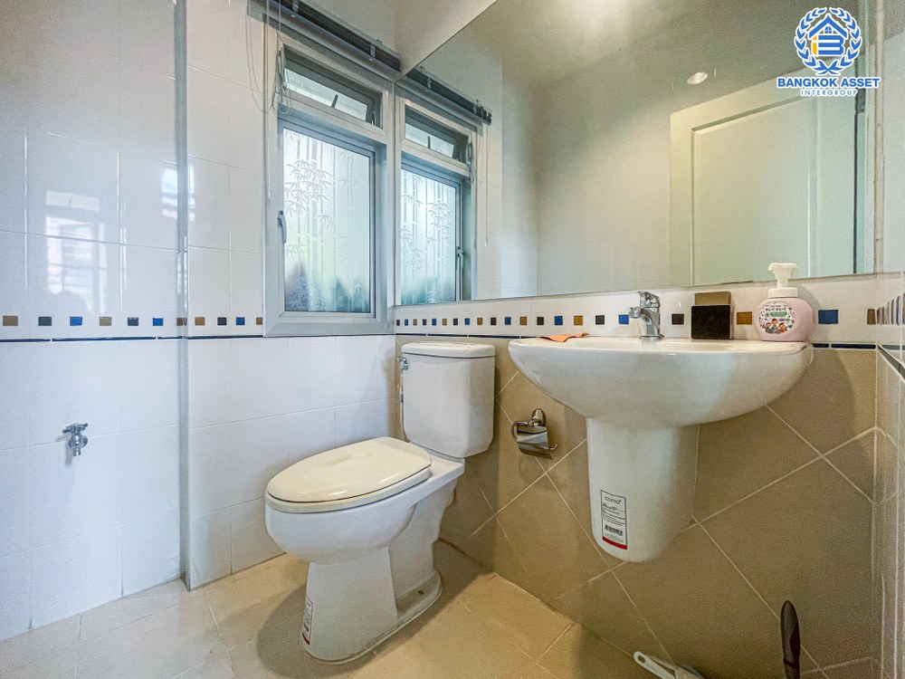 *****บ้านเดี่ยวมือสอง โครงการ ไลฟ์ บางกอก บูเลอวาร์ด ราชพฤกษ์-จรัญ เนื้อที่ 50.80 ตร.ว. ฟังก์ชัน 3 ห้องนอน 3 ห้องน้ำ จอดรถได้ 2 คัน แถมฟรี! เครื่องปรับอากาศ ทำเลในเมือง เชื่อมต่อถนนบางแวก ถนนจรัญสนิทวงศ์ ถนนเพชรเกษม ใกล้รถไฟฟ้าสายสีน้ำเงิน "สถานีบางหว้า" และจุดขึ้นทางด่วน "กาญจนาภิเษก"