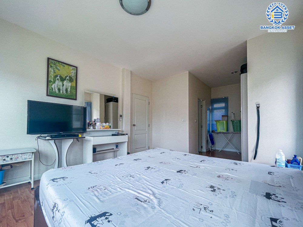 *****บ้านเดี่ยวมือสอง โครงการ ไลฟ์ บางกอก บูเลอวาร์ด ราชพฤกษ์-จรัญ เนื้อที่ 50.80 ตร.ว. ฟังก์ชัน 3 ห้องนอน 3 ห้องน้ำ จอดรถได้ 2 คัน แถมฟรี! เครื่องปรับอากาศ ทำเลในเมือง เชื่อมต่อถนนบางแวก ถนนจรัญสนิทวงศ์ ถนนเพชรเกษม ใกล้รถไฟฟ้าสายสีน้ำเงิน "สถานีบางหว้า" และจุดขึ้นทางด่วน "กาญจนาภิเษก"