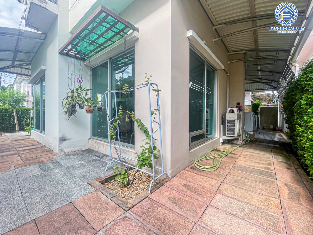 *****บ้านเดี่ยวมือสอง โครงการ ไลฟ์ บางกอก บูเลอวาร์ด ราชพฤกษ์-จรัญ เนื้อที่ 50.80 ตร.ว. ฟังก์ชัน 3 ห้องนอน 3 ห้องน้ำ จอดรถได้ 2 คัน แถมฟรี! เครื่องปรับอากาศ ทำเลในเมือง เชื่อมต่อถนนบางแวก ถนนจรัญสนิทวงศ์ ถนนเพชรเกษม ใกล้รถไฟฟ้าสายสีน้ำเงิน "สถานีบางหว้า" และจุดขึ้นทางด่วน "กาญจนาภิเษก"