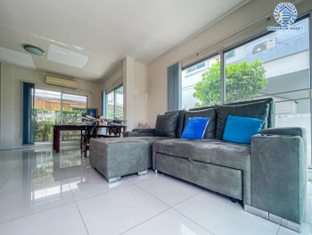 *****บ้านเดี่ยวมือสอง โครงการ ไลฟ์ บางกอก บูเลอวาร์ด ราชพฤกษ์-จรัญ เนื้อที่ 50.80 ตร.ว. ฟังก์ชัน 3 ห้องนอน 3 ห้องน้ำ จอดรถได้ 2 คัน แถมฟรี! เครื่องปรับอากาศ ทำเลในเมือง เชื่อมต่อถนนบางแวก ถนนจรัญสนิทวงศ์ ถนนเพชรเกษม ใกล้รถไฟฟ้าสายสีน้ำเงิน "สถานีบางหว้า" และจุดขึ้นทางด่วน "กาญจนาภิเษก"