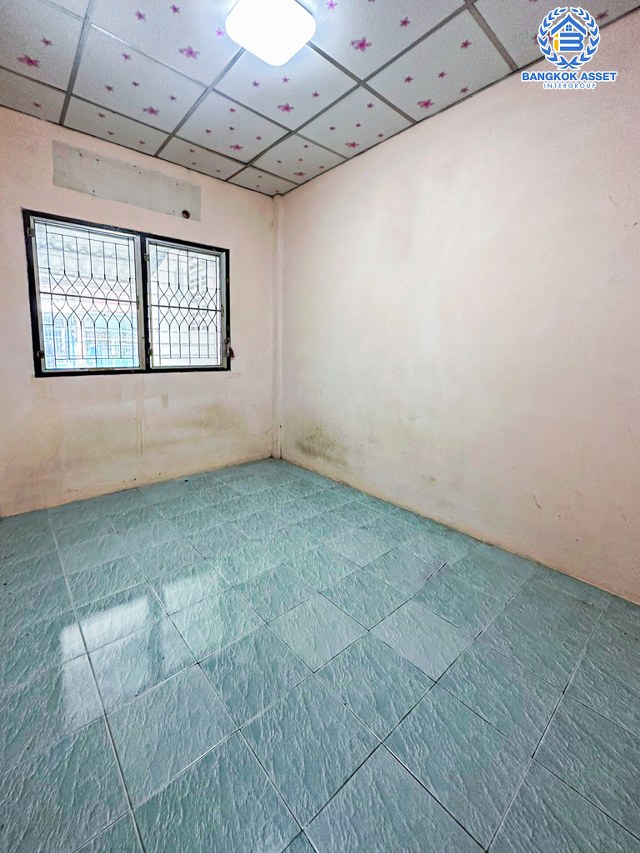 *****ทาวน์เฮ้าส์ 1 ชั้นมือสองปทุมธานี หมู่บ้าน สัมพันธ์วิลล่า ลำลูกกาคลองสาม เนื้อที่ 18 ตร.ว. ฟังก์ชัน 2 ห้องนอน 1 ห้องน้ำ 1 ที่จอดรถ บนทำเลเดินทางสะดวก เพียง 16 นาทีก็ถึงรถไฟฟ้าสายสีเขียว "สถานีคูคต" และใกล้จุดขึ้นทางด่วน "อุตราภิมุข" จองด่วน!